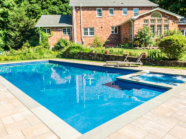 House with pool and garden