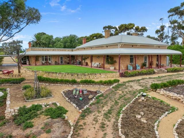 House 7 Bedroom For Rent Murray Bridge East SA ES105935740