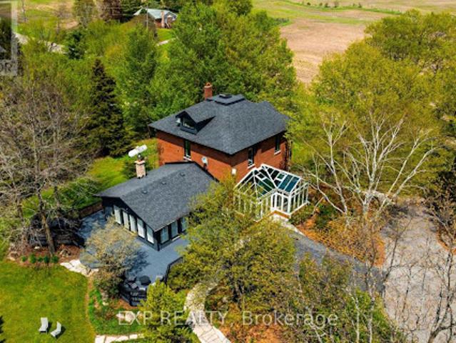 House with pool and garden
