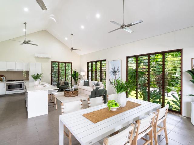 house 82 Cascade Boulevard, Palm Cove