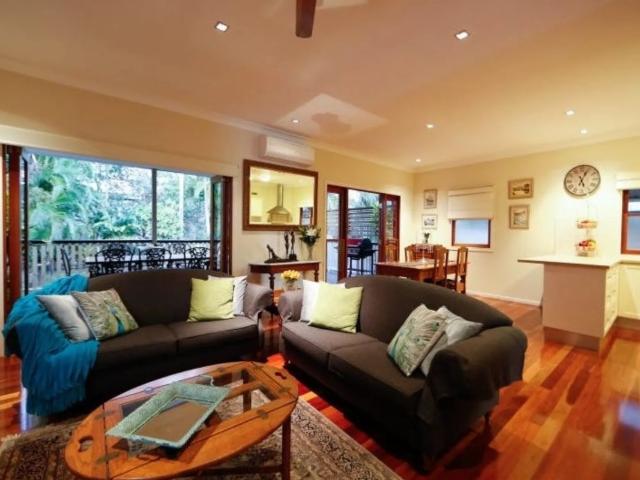 house 82 Cedar Street, Greenslopes