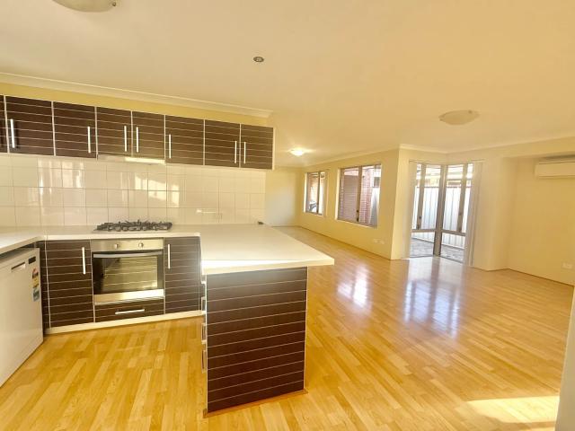 house 8/37 Elizabeth Street, Mandurah