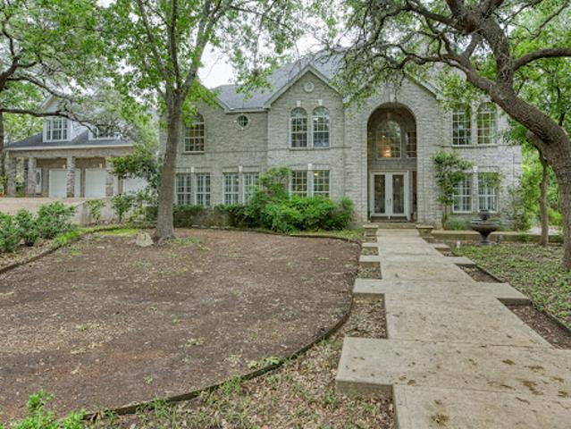 House with pool and garden