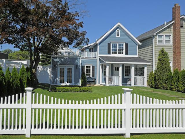 House with garden and terrace