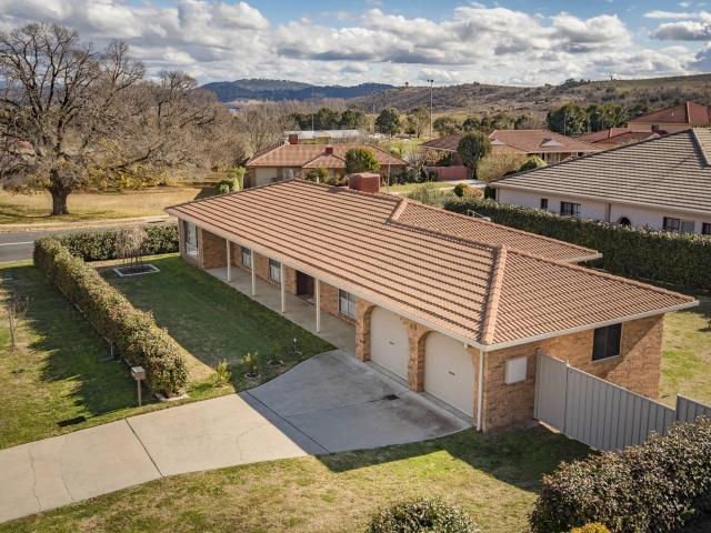 house 89 Bicentennial Drive, Jerrabomberra