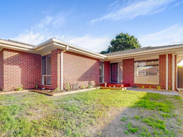 house 8 Mowbray Court, Carrum Downs
