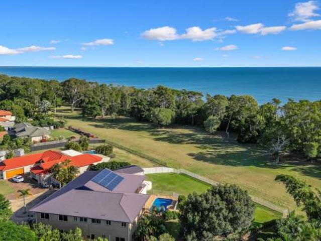 House 8 Bedroom For Rent DUNDOWRAN BEACH QLD 2100000 ES84659420