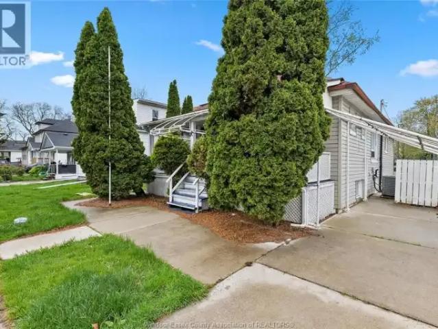 House 8 Bedroom For Rent Windsor ON 550 ES101878117