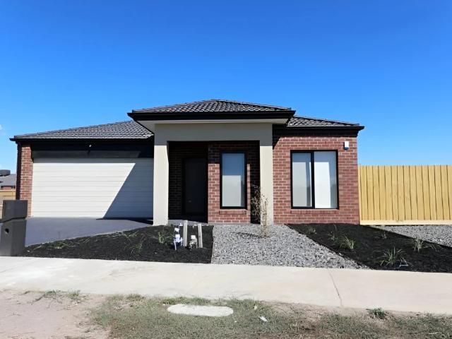 house 8 Bridgewater Parkway, Wallan