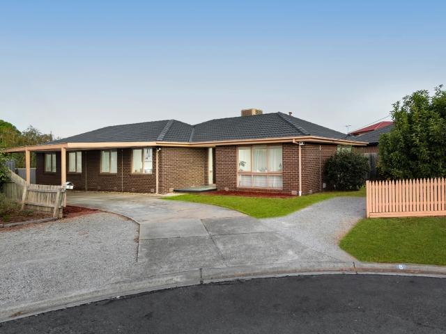 house 8 Wellington Court, Werribee