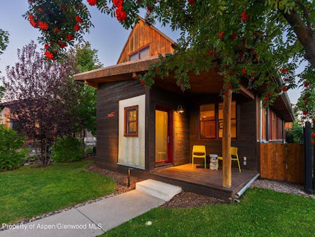 Contemporary house with garden