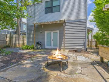 Vinings, Cobb County, Georgia, USA - Garden