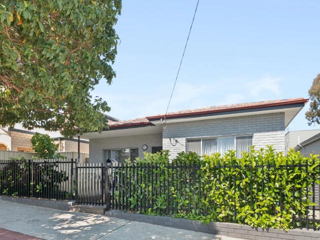 house 97 Grosvenor Road, Mount Lawley