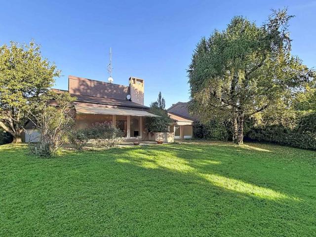 House 9 rooms 190m² | Thônex