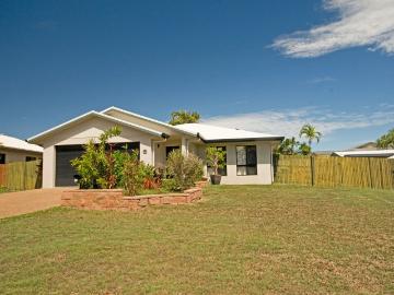 house 13 Ugarte Street, Bushland Beach