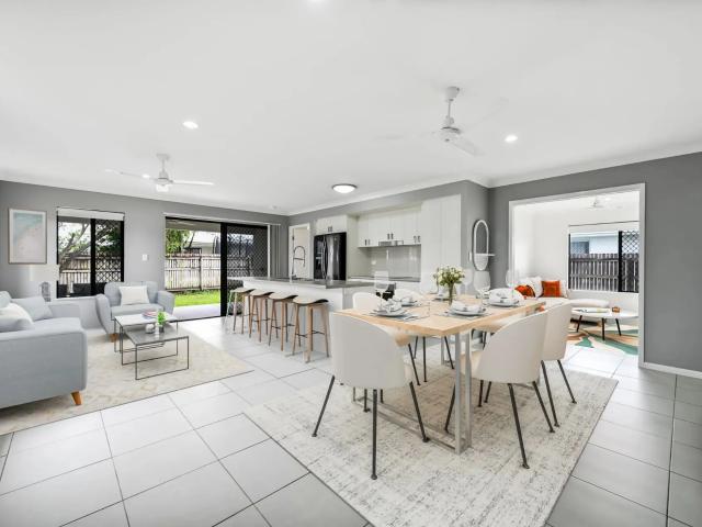 house 10 Thornbush Street, Mount Low
