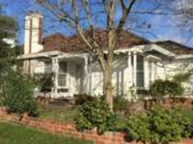 house 10 Woodstock Road, Mount Waverley