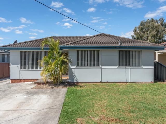 house 10 Daisy Street, Greystanes