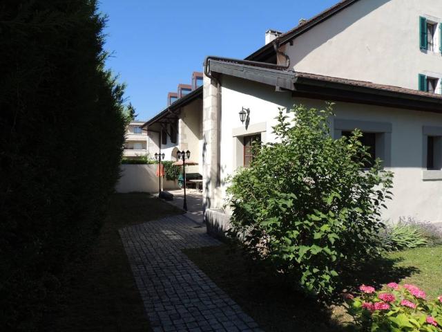 House 10 rooms 250m² | Meyrin