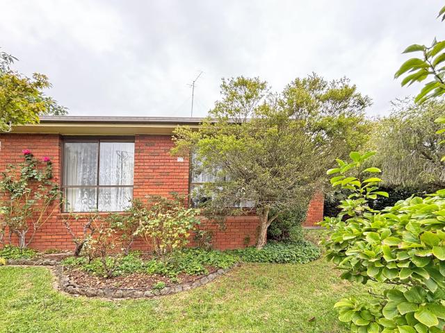 house 10 Somerset Drive, Warragul