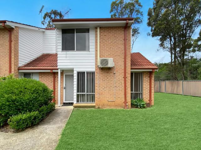 house 11/11 Mundarda Place, St Helens Park