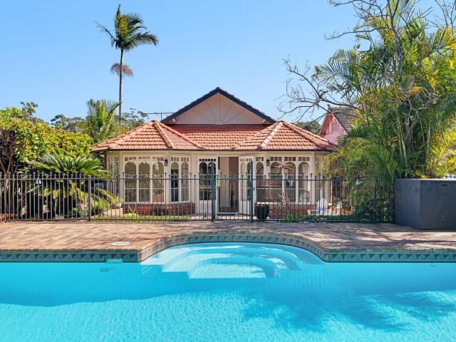 house 11 High Gate Road, Lindfield