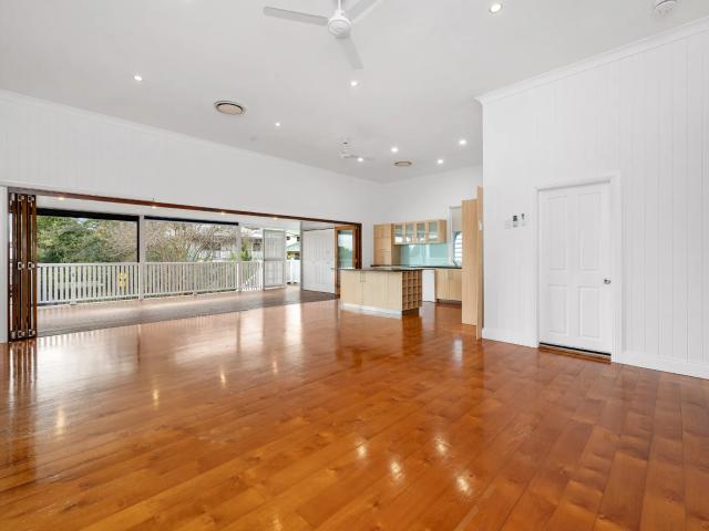 house 11 Longlands Street, East Brisbane