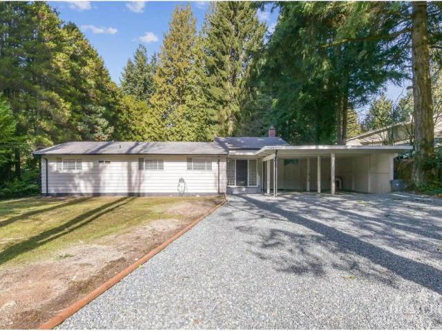 House 12687 23 AVENUE — 3 Bedroom