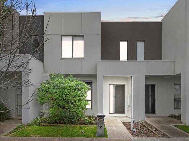 house 12 Illabunda Drive, Werribee