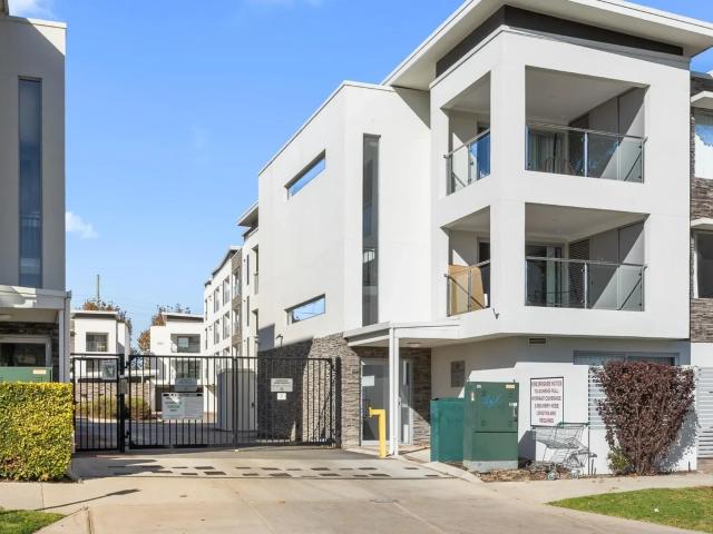 house 13/24 Westralia Gardens, Rockingham