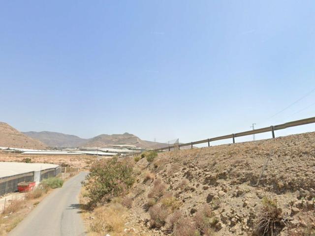 Casa en venta en Vícar, Almería en Calle Galeota