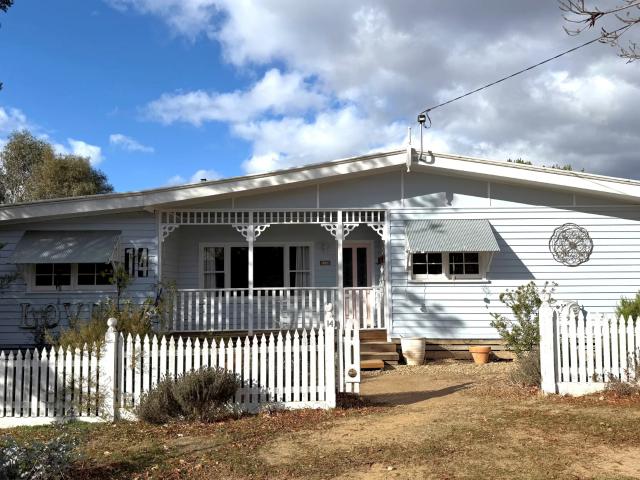 house 14 Railway Avenue, Castlemaine