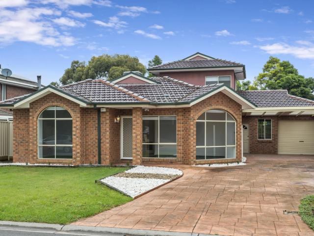 house 14 Selwood Place, Altona Meadows