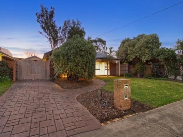 house 15 Cicada Court, Carrum Downs