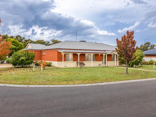 house 15 Harris Court, Moama