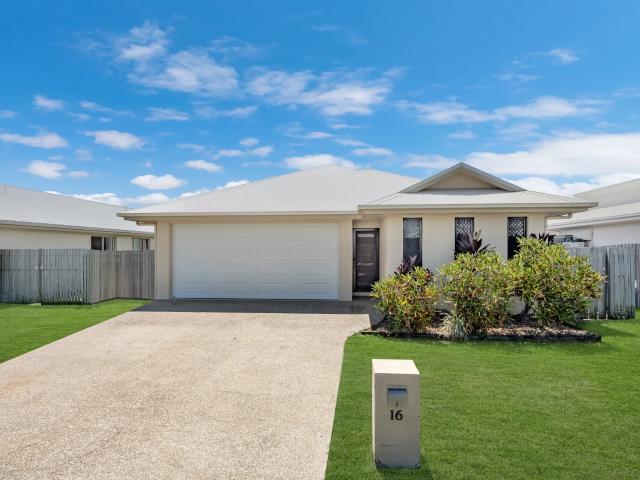 house 16 Sunburst Street, Mount Low