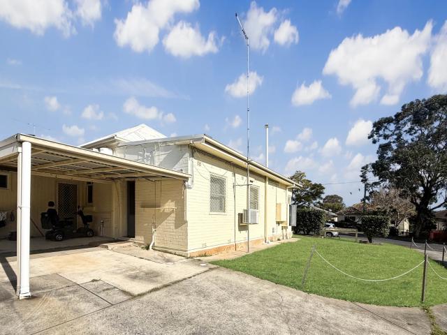 house 1/8 10 Condamine Street, Campbelltown