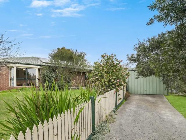 house 18 Union Avenue, Pakenham
