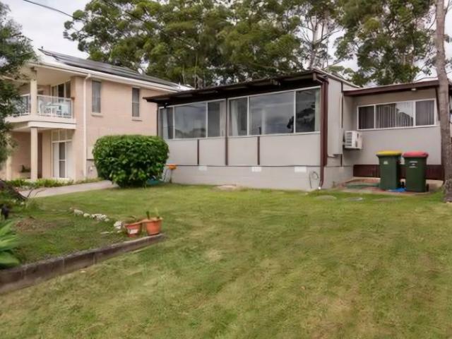 house 19 Excellent Street, Vincentia