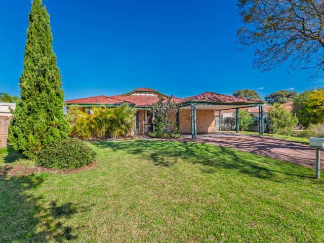 house 19 Prestwick Green, Meadow Springs
