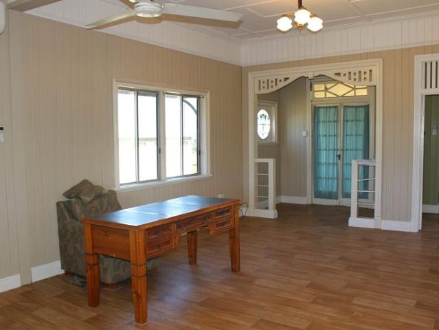 House & 1 acre $700pw