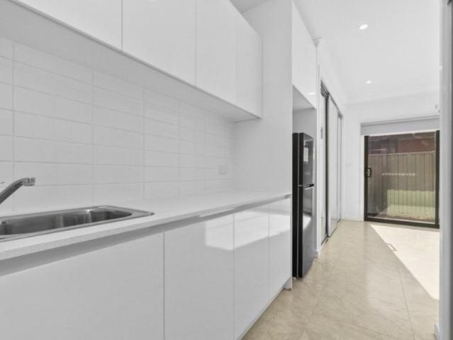 House 1 Bedroom For Rent Berwick VIC 375 ELS102705695