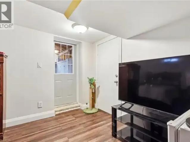 House 1 Bedroom For Rent Kitchener ON 1495 ES105345060