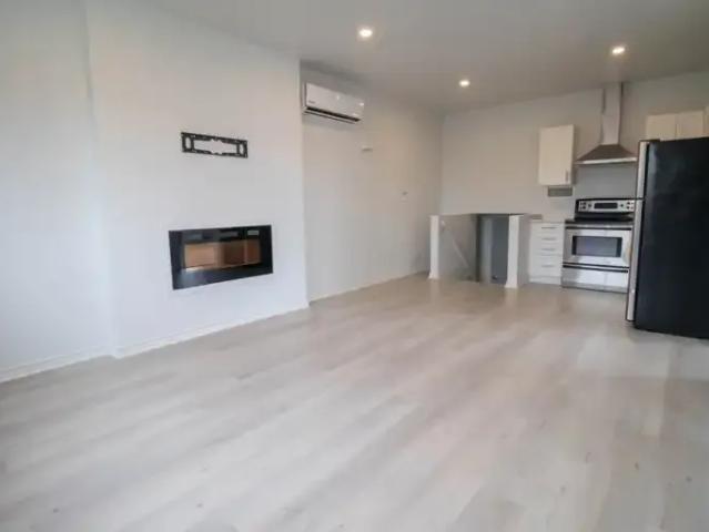 House 1 Bedroom For Rent Niagara Falls ON 1650 ES103879357