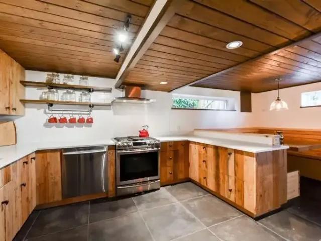 House 1 Bedroom For Rent Surrey BC 1750 ES105023396