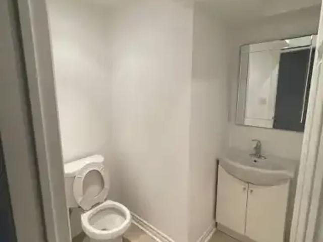 House 1 Bedroom For Rent Richmond Hill ON 1900 ES105565566
