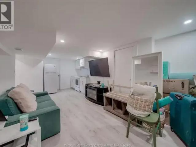 House 1 Bedroom For Rent Windsor ON 1400 ES105394877