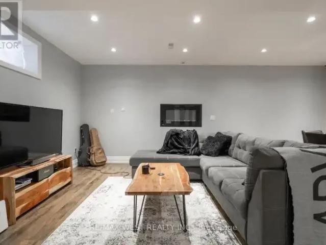 House 1 Bedroom For Rent Vaughan ON 2100 ES105411005