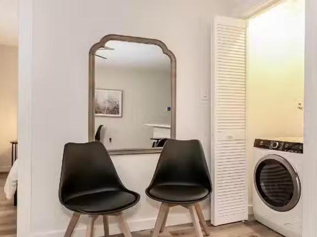House 1 bedrooms in West Los Angeles