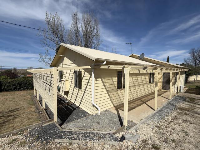 house 1 Koonee Avenue, Cooma